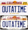 OPO 10 - Set mit 2 Metall-Nummernschild-Repliken des Delorean TIME Machine-Autos aus dem Film Zurück in die Zukunft Outatime: neu und alt / 62+73