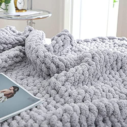 Bigacogo Grobstrick-Überwurfdecke für Couch, 129,5 x 160 cm, 100 % handgestrickt mit dickem Jumbo-Chenille-Garn, gemütlich, weich, große Seilknoten, Zopf-Häkeldecken für Sofa, Bett, Wohnzimmer