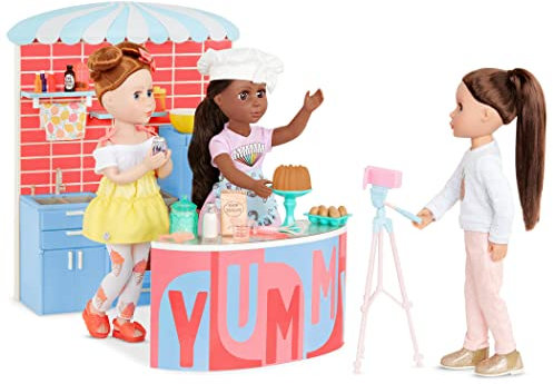 Glitter Girls Küche mit Kochsendung Zubehör – Puppenzubehör für 36 cm Puppen mit Backzubehör, Kühlschrank, Ofen und mehr – Puppenhaus Zubehör für Kinder ab 3 Jahren (52 Teile)
