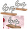 com-four® 2X Deko Schriftzug Love aus vernickeltem Aluminium auf Mangoholz-Sockel mit Antirutsch-Pads - Dekorative Metall-Buchstaben zum Hinstellen - Wohnaccessoire (02 Stück - Love 19cm)