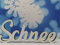 KE-Partyzubehör Schriftzug Schnee aus Holz in weiß Winter-Zeit