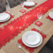 Christmas Concepts® Set di biancheria da tavola natalizia in feltro rosso 9pce - Include 2 m di runner per fiocchi di neve, tovagliette e sottobicchieri di fiocchi di neve