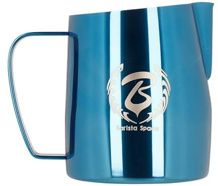 Barista Space Polished Silver Milk Jug ottimale per latte Art con beccuccio preciso, leggero e maneggevole, consigliato dai campioni del mondo – Silver Blue – 450 ml
