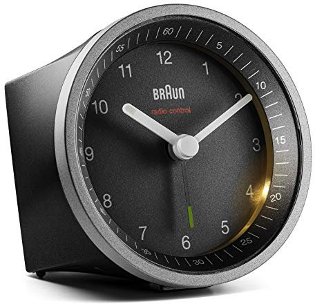Braun klassischer Funkwecker in Silber-Schwarz/Schlummerfunktion (Snooze) & Lichtfunktion/präzises Funkuhrwerk/leuchtende Zeiger/Crescendo-Alarm/Modell BC07SB-DCF