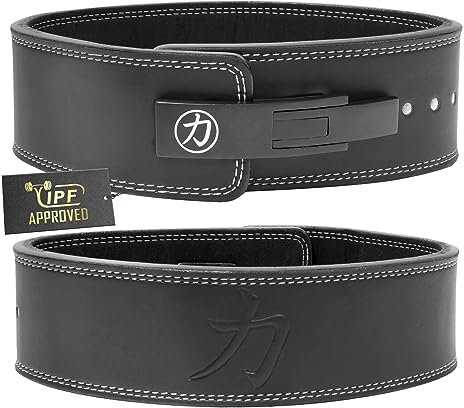 Strength Shop 13mm IPF Lever Belt Gewichthebergürtel + Hebelschnalle aus Stahl, Gr. S (Schwarz/Weiß - Geprägt), Robuster & langlebiger Lifting Belt stabilisiert u. schützt Rumpf & Wirbelsäule