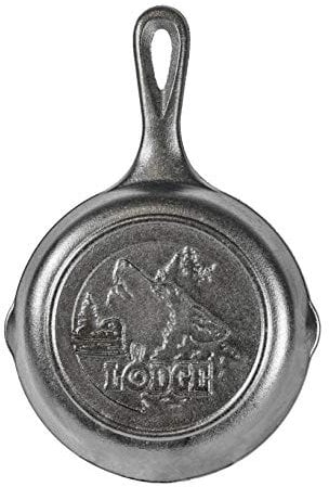 Lodge Wildlife Series Bratpfanne aus Gusseisen mit Wolfsszene, 16,5 cm, Schwarz