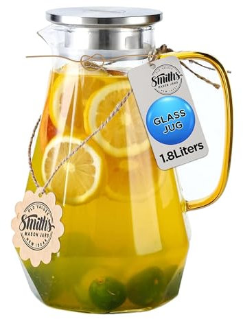 1.8L Heiß- und Kaltkaraffe - klassisches Design, 2-Wege-Deckel zum Filtern von frischen Fruchtstücken, Krug aus Borosilikat-Leichtglas mit Griff, mit Geschenkanhänger | Smith's Mason Jars