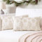Artscope 2er Set Wolle Kissenbezüge Weicher Plüsch Kurzer Wollsamt Dekokissenbezuge Sofakissen Europäische Kissenhülle für Sofa Schlafzimmer Weihnachtsbaum und Schneeflocke Beige, 40x60cm