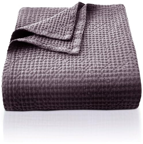 CHUFFED 100% Baumwolle Decke 270x 230 cm, Weiche und Atmungsaktive Tagesdecke, Waffelmuster Leichte Decke als Sofadecke Couchdecke, Weich Kuschelige Wohndecke Wohnzimmer, Sofa Couch Traube lila