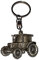 Porte-clés Tracteur de ferme dans une pochette cadeau en organza noir.