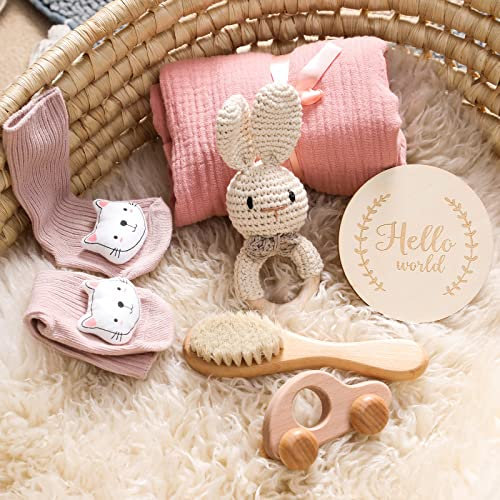 Youuys 7-Teilig Baby Geschenk zur Geburt für Neugeborene, Baby Geschenk Mädchen Junge, Badetücher, Rassel, Holzspielzeug, Meilensteinkarten, Socken, Bürste, Geschenkverpackung, Babyparty (Hase)