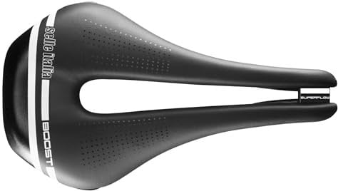 Selle Italia NOVUS Boost TM Superflow - Sella per Bicicletta Performance con Seduta Curva Larga e Imbottitura Maggiorata, Struttura Leggera in Microfibra Tecnica - Taglia S3, Nero