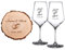Casa Vivente Set Regalo di Nozze, 2 Calici da Vino Bianco e Disco di Tronco d’Albero con Incisione Personalizzata con Nomi e Data, Motivo FEDI Nuziali