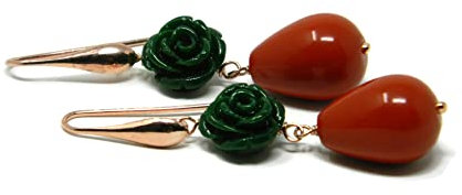 Orecchini pendenti donna con roselline verdi in resina e gocce in pasta di corallo rosso Sardegna 12x16 mm – Argento 925 placcato oro rosa – Handmade Made in Italy – Nickel-Free - DodiGioielli