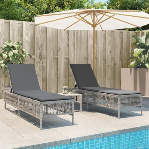 Homgoday Sonnenliegen 2 STK. Gartenliege mit Beistelltisch Relaxliege Strandliege Balkonliege Verstellbare Rückenlehne Freizeitliege für Garten, Terrasse & Balkon Hellgrau Poly Rattan