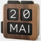 KERBHOLZ Ewikk – Tischkalender Wandkalender aus Vollholz, manuell verstellbare Plättchen aus Schichtholz, Walnuss, Eiche, Deko, 12 x 12 x 4,5 cm (Oak)