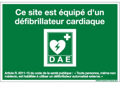 Panneau - Site Équipé D'Un Défibrillateur - Plastique Rigide PVC 1,5 mm - Dimensions 300 x 210 mm - Protection Anti-UV