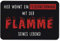 Tassenbrennerei Fußmatte mit Spruch Hier wohnt EIN Feuerwehrmann mit der Flamme seines Lebens - waschbar für innen & außen - Deutsche Qualität - Feuerwehr Geschenk