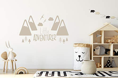 Little Adventurer ABENTEURER Vinyl Aufkleber Wandtattoo Kinder Decor Baby Jungen oder Mädchen Kindergarten, Kinderzimmer, Babyzimmer, Süß, Decal (Sandgrau)