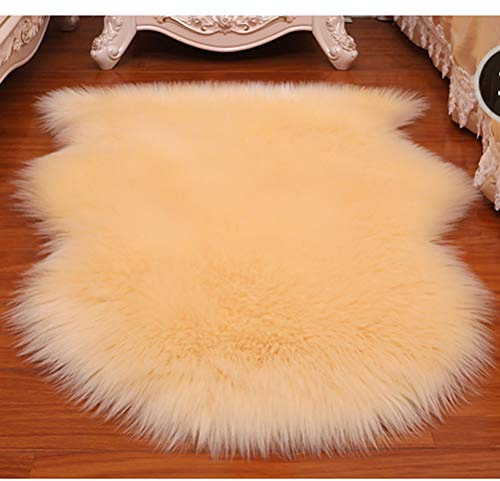 DMCE pour Living Room Chambre Chaises Canapé,Agneau Faux Fur Tapis,Shaggy Fluffy Fourrure De Longhair Tapis De Zone,Fausse Peau De Mouton Doux Tapis Beige 100x60cm(39x24inch)