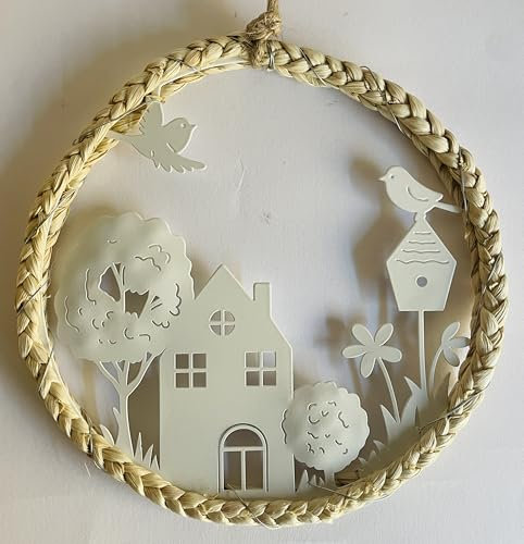 khevga Frühlings-Türkranz 18 cm – Metallkranz mit Seegras umwickelt & Juteschnur zum Aufhängen – Haus mit Blumen & Baum Motiv in Weiß – Perfekte Frühlingsdeko für Haustür & Sommerdeko