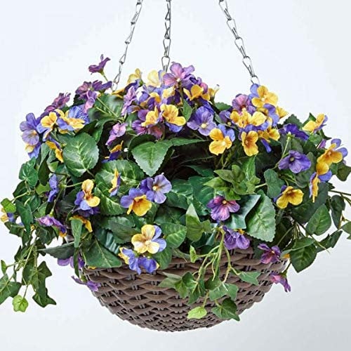 Homescapes Hängende Künstliche Stiefmütterchen im Topf, Künstliche Hängepflanze im Weide Blumenampel mit Kette und Haken, Hängende Viola Kunstpflanze im Hängeampel, lila und gelb