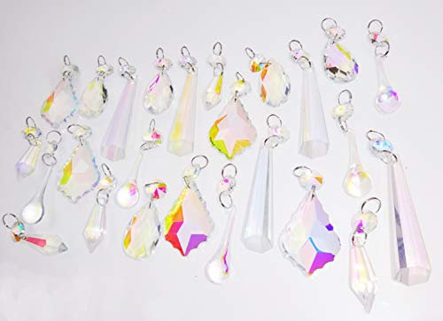 Choix de divers lustres de couleur en verre transparent ou coloré