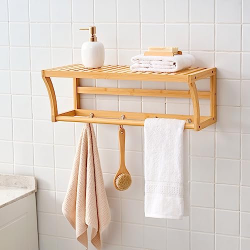 [en.casa] Étagère Murale avec 4 Crochets et Barre de Serviette pour Salle de Bain Cuisine Entrée Petit Meuble de Rangement au Style Scandinave Bambou 20,5 x 59,5 x 25,5 cm Naturel