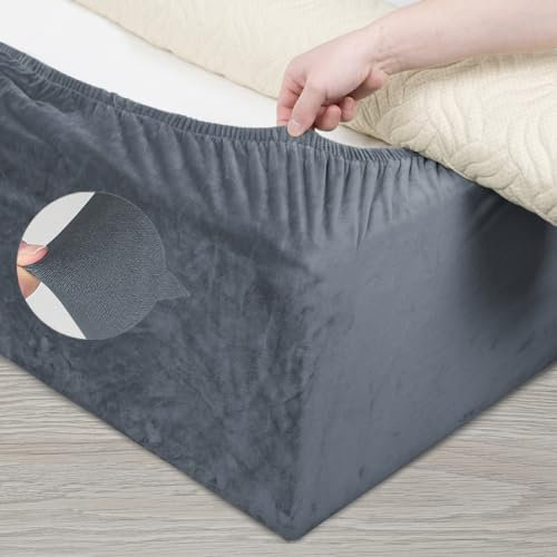 DUJUIKE Housse de Cadre de lit en Velours, Alternative à la cantonnière Traditionnelle, Jupe de lit entièrement élastique, Facile à Installer (Gris, Twin Bed Width:120-137cm)