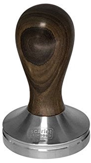 scarlet espresso | Tamper »Classic«, stilvoller Espresso-Stempel mit ergonomischem Griff aus Edelholz, für perfekten Espresso, Barista-Werkzeug (54 mm, Sandelholz - Braun)