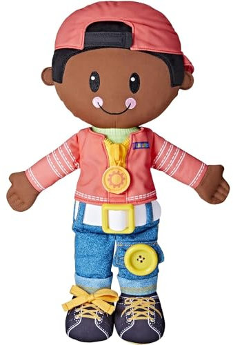 Playskool Elegante Kinderpuppe mit schwarzem Haar und Hut, Aktivitätsplüschtier mit Reißverschluss, Schnürsenkel, Knopf, für Kinder ab 2 Jahren (Amazon Exclusive)