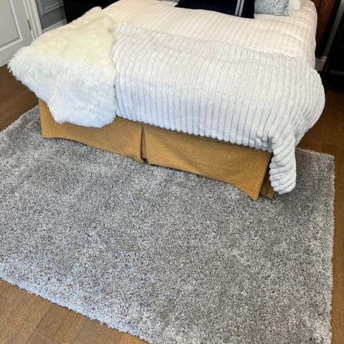 Shaggy Silver Soft Insulating Rug High Pile Thick Solid Colour Warm Touch Living Area Bedroom Rugs 160cm x 230cm (5ft 3 x 7ft 7)