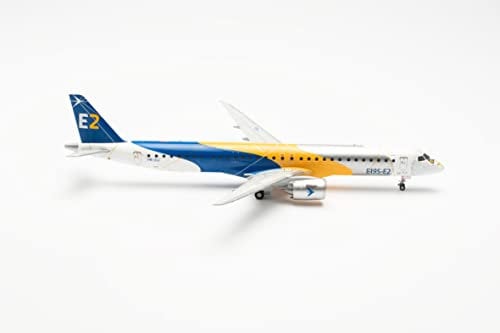 Herpa Modellflugzeug Embraer E195-E2 “Profit Hunter - Golden Eagle” Maßstab 1:200- Modellbau Flugzeug, Flugzeugmodell für Sammler, Miniatur Deko, Flieger ohne Standfuß aus Kunststoff