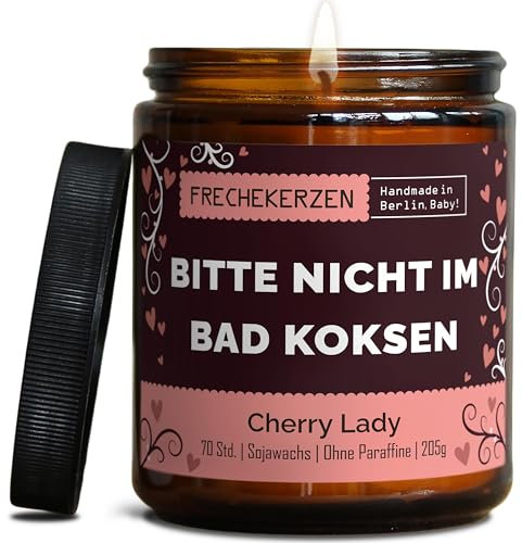 Bad Dekoration Duftkerze mit Spruch | Handgemacht aus Sojawachs | In Geschenkbox | Nachhaltiges Valentinsgeschenk | Lustige Gast Geschenk Idee | Freunde BFF, Mama, Kollegen |Kirsche