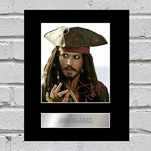 Signiertes Foto von Johnny Depp in der Rolle „Captain Jack Sparrow