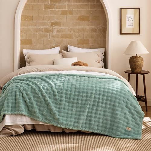 BEDSURE Kuscheldecke Flauschig Bubble Decke - Grün, 220x240 cm | Sofadecke, Dicke Fleecedecke, Tagesdecke für Zimmer Deko, Wolkenweich & Atmungsaktiv Wolldecke, Geschenk für Frauen