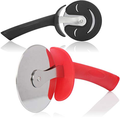 COM-FOUR® 2x Pizzaschneider mit Schutzkappe - Pizzaroller aus Edelstahl - Pizzarad - Pizza Cutter - Schwarz, Rot [Auswahl variiert] (02 Stück - Pizzaschneider)