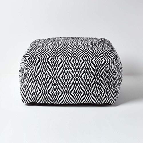 Homescapes Sitzpouf Trance 60x30 cm, Pouf in Quaderform mit Ethno-Muster, Bodenkissen Schwarz-Weiß, Fußhocker handgefertigt mit Bezug aus Recycling-Fasern
