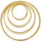 Rayher 25211616 Metallringe, 12 Stück, 4 Größen sortiert, gold beschichtet, Stärke ca. 3 mm, Drahtringe zum Basteln, für Wickeltechnik, Traumfänger, Floristik, Hochzeitskranz, Hoops, 10 bis 25cm