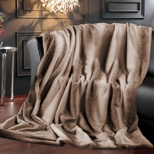 Delindo Lifestyle Webpelzdecke Milton, kuschelige Kunstfell Wohndecke, flauschig weiche Kuscheldecke, beige, 150x200 cm
