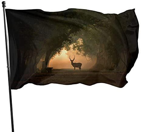 Hirsch im Wald bei Sonnenuntergang 3x5 Ft Flagge, Polyester-Flagge mit Messingösen für den Innen- und Außenbereich
