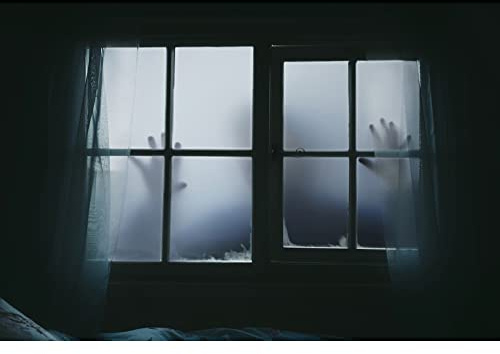 Ttincceer 150x100cm Halloween Fotografie Hintergrund Requisiten Scary Ghost Shadow außerhalb des Fensters Mörder Fotografie Hintergrund Horror Thema Party Dekoration Banner