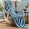MIULEE Kuscheldecke Fleecedecke Flanell Decke mit Pompoms Einfarbig Wohndecken Couchdecke Flauschig Überwurf Mikrofaser Tagesdecke Sofadecke Blanket, 125x150cm, Graublau