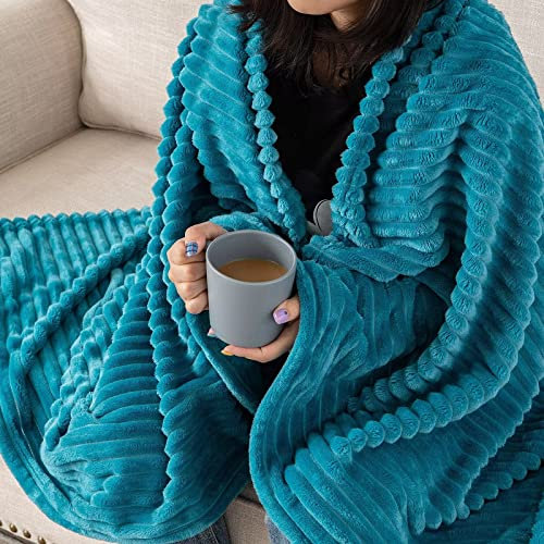 EMEMA Kuscheldecke Fleecedecke Flanell Decke Einfarbig Wohndecken Couchdecke Flauschig Überwurf Mikrofaser Tagesdecke Sofadecke Blanket Für Bett Sofa Schlafzimmer 150x200 cm Grün