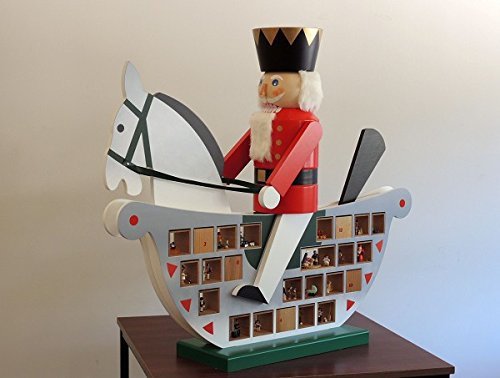 Rudolphs Schatzkiste Adventskalender Schaukelpferd HxB= 106x89cm NEU Reiterlein Pferd Kalender Nußknacker Schwibbogen Advent Räuchermann Lichterbogen Erzgebirge Seiffen Weihnachten Holz Deko