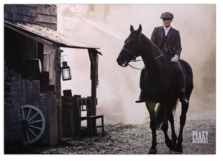 Displate Offiziell Peaky Blinders MetallPoster Magnetische Befestigung Inklusive Lizenziert Bilder Hochwertiges Poster Tommy on a horse Poster 45 cm x 32 cm