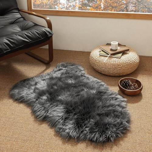 JXLOULAN Faux Schaffell Teppich Dunkelgrau 50x80 cm, Weicher Flauschiger Longhair Fell Lammfellimitat Teppich für Wohnzimmer Deko Stühle Sofa Schlafzimmer