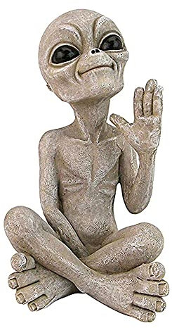 LYEAA 2021 Hot Top Harz Weltraum Alien Statue Outdoor Garten Figur Alien Martians Dekor