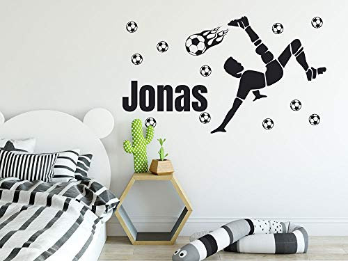 GRAZDesign Wandtattoo Fussball mit Name Kinderzimmer, Geschenk für Junge, Fussballspieler mit Ball, personalisierte Fußball Geschenke für Kinder / 69x40cm / Schwarz