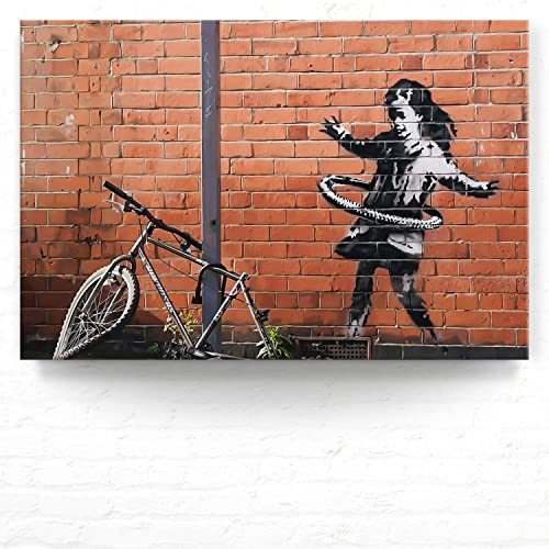 Banksy Bild als Leinwand Wandbild, hula hoop 90x60cm cm groß dargestellt, Street Art Banksy-Style als Kunstdruck zur Wand-Deko. Banksy Bilder als Leinwand für Wohnzimmer, Büro